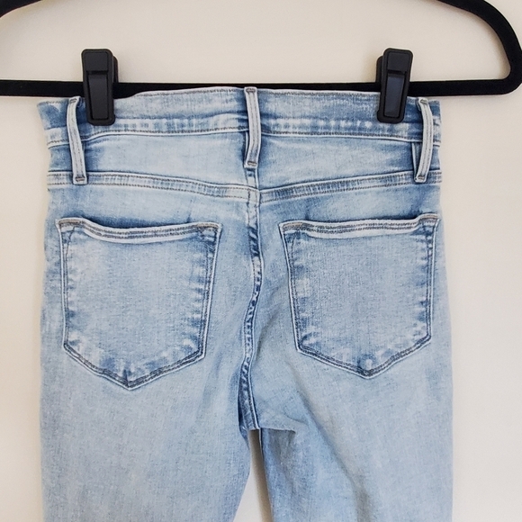 Frame Le High Skinny Crop in Pali Wash - Picture 7 of 14